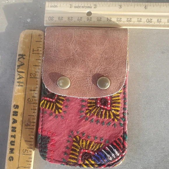 🔮🎱 Free People Boho Embroidered Repurposed vtg banjara hippie Wallet card case - Picture 2 of 12